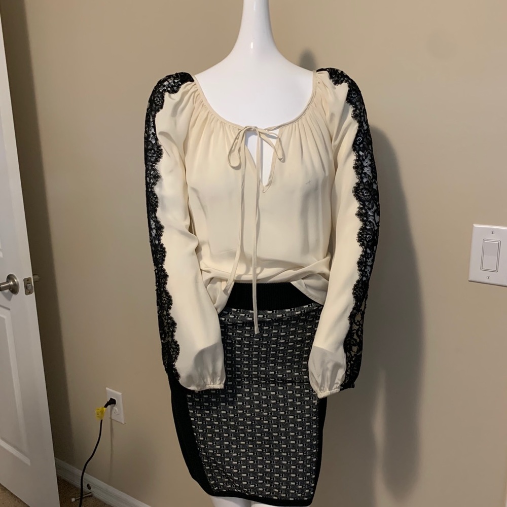 FifteenTwenty Long Sleeve 3”Lace Inset Sleeve Tie Neckline Silk Blouse XS NWOT